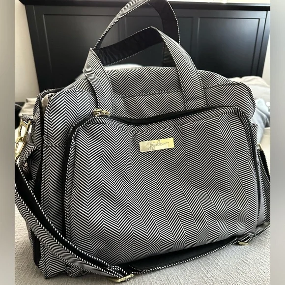 Ju-Ju-Be Bags Jujube Large Diaperweekender Bag Poshmark
